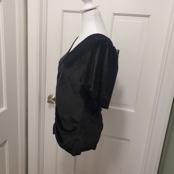 NWT Torrid Stretch Velvet Shirred Front Flutter Sleeve Top Black Size 00=M/L - Picture 3 of 12